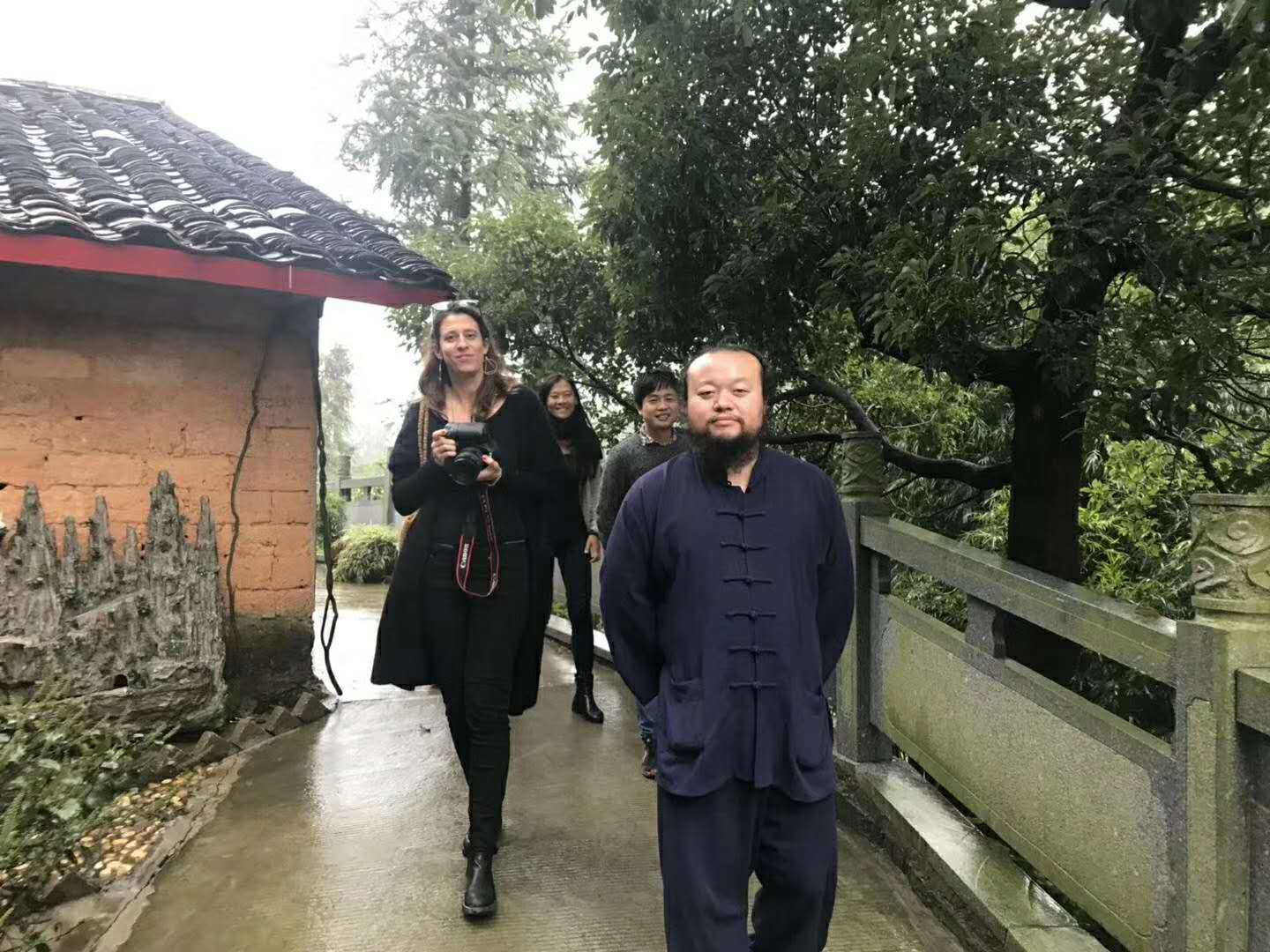 当代高人隐士无量子的隐居生活